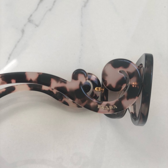 💯% Authentic PRADA Baroque Square Sunglasses - Picture 3 of 4